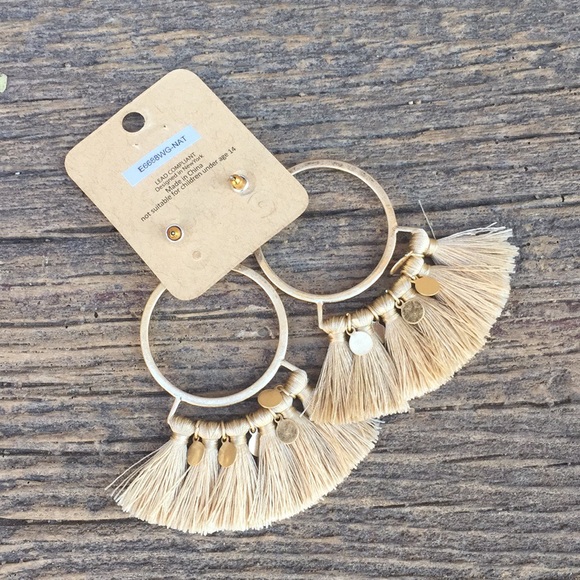 {Make A Wish} Gold Tassel Fan Earrings - Picture 2 of 3